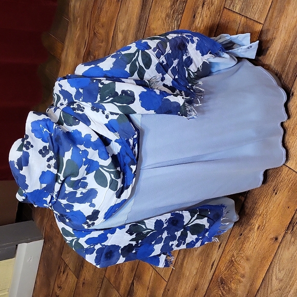 AMERICAN EAGLE OUTFITTERS - Picture 2 of 3